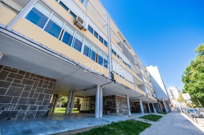 Apartamento T2 para Venda em Alvalade