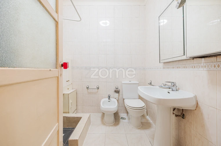 Apartamento T2 para Venda em Alvalade Foto 12