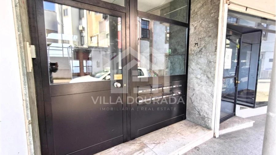 Apartamento para Venda em Lordelo do Ouro e Massarelos Foto 11