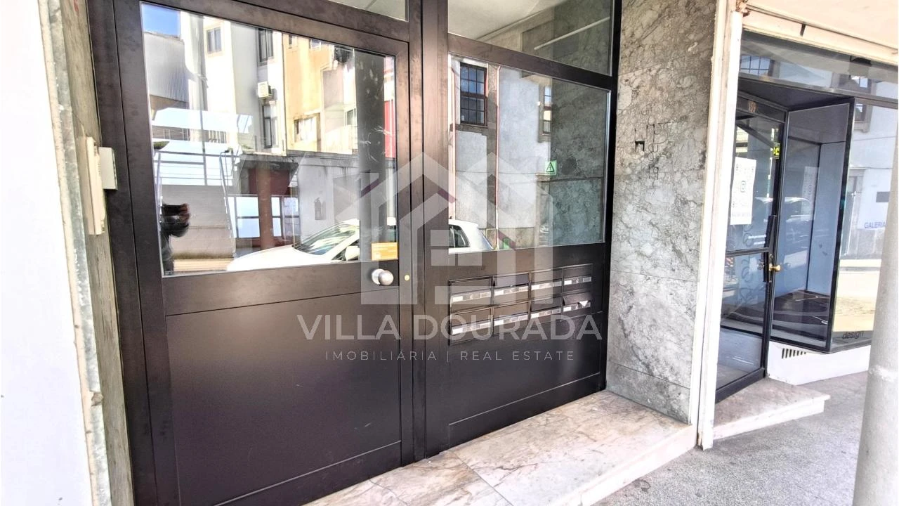 Apartamento para Venda em Lordelo do Ouro e Massarelos Foto 11