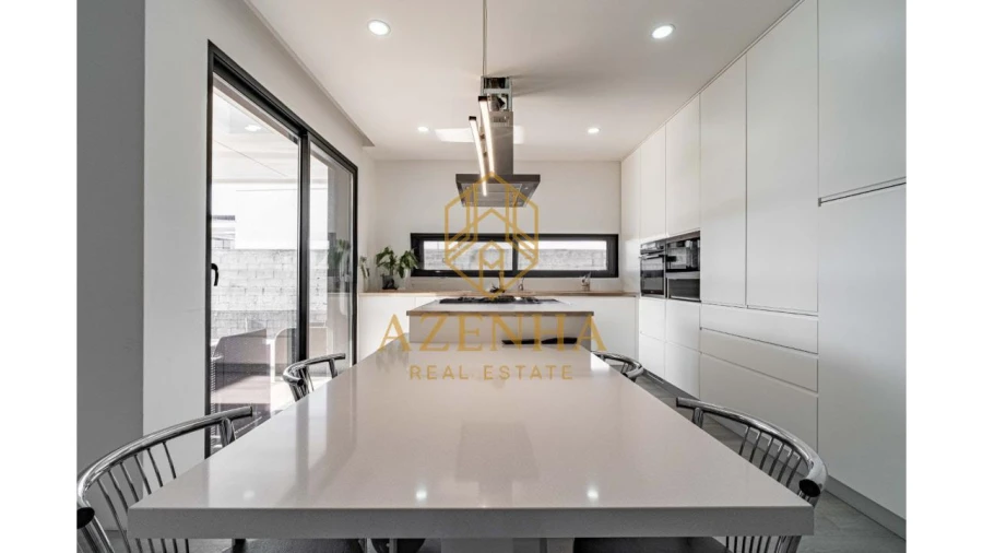 Moradia T4 para Venda em Nogueira e Silva Escura Foto 16