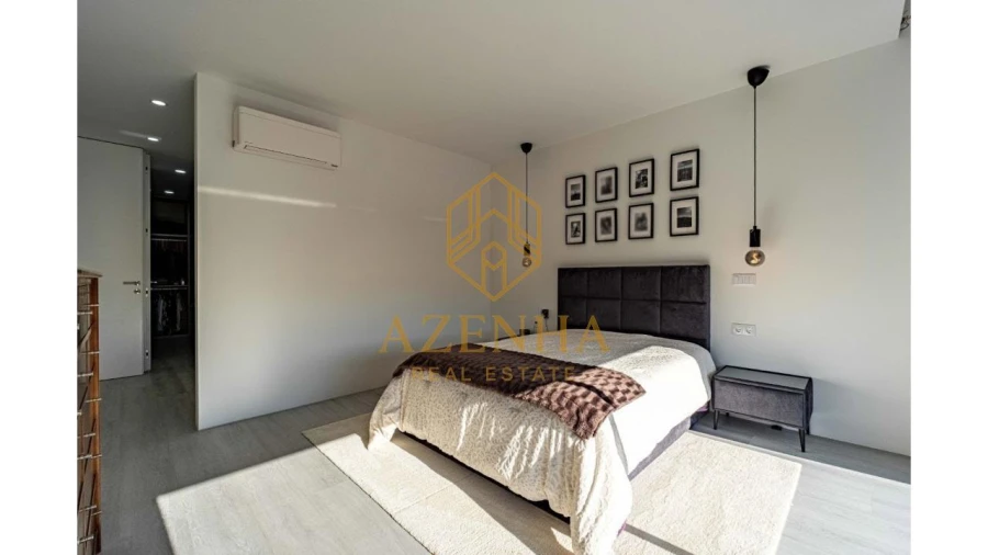 Moradia T4 para Venda em Nogueira e Silva Escura Foto 8