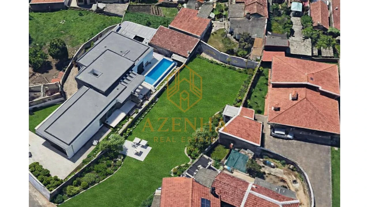 Moradia T4 para Venda em Nogueira e Silva Escura Foto 1