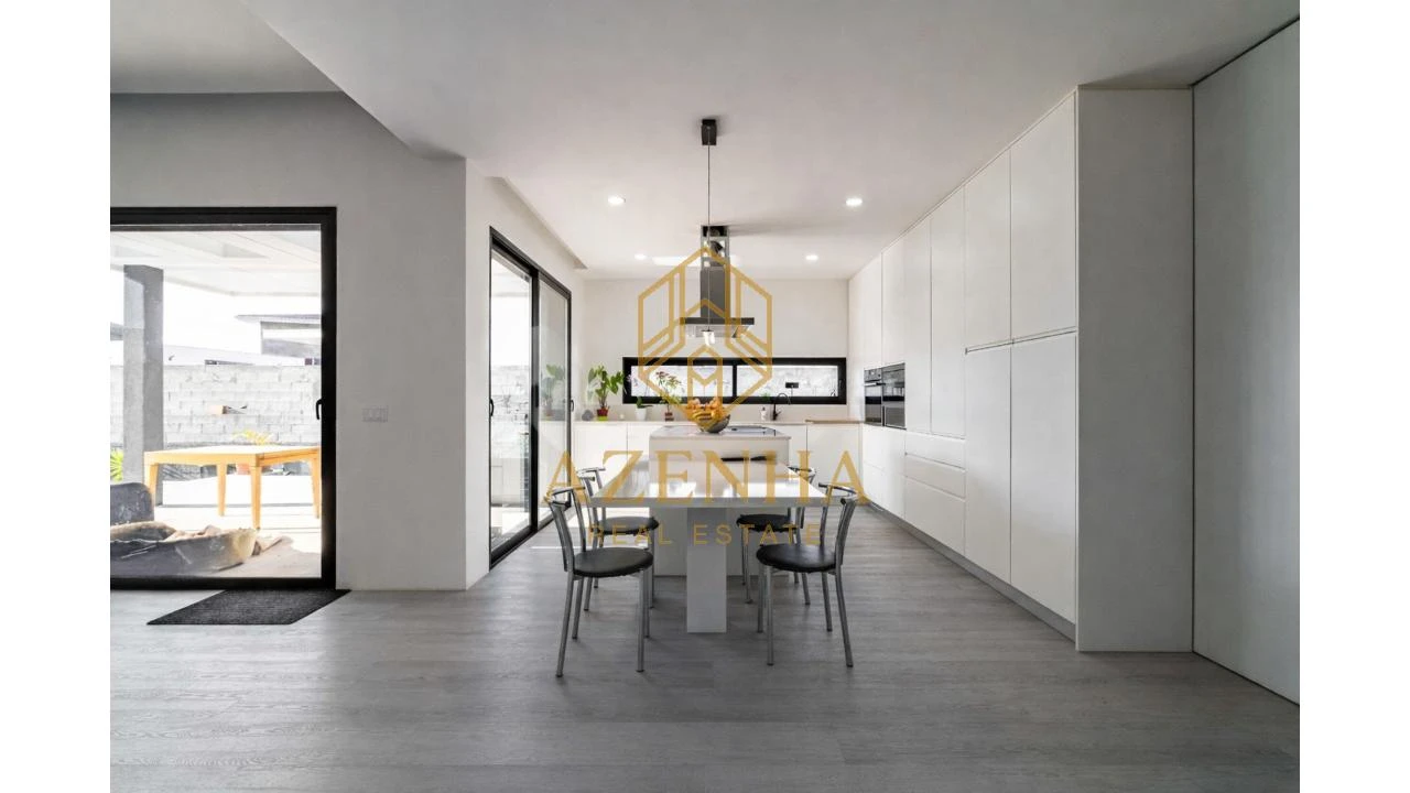 Moradia T4 para Venda em Nogueira e Silva Escura Foto 3