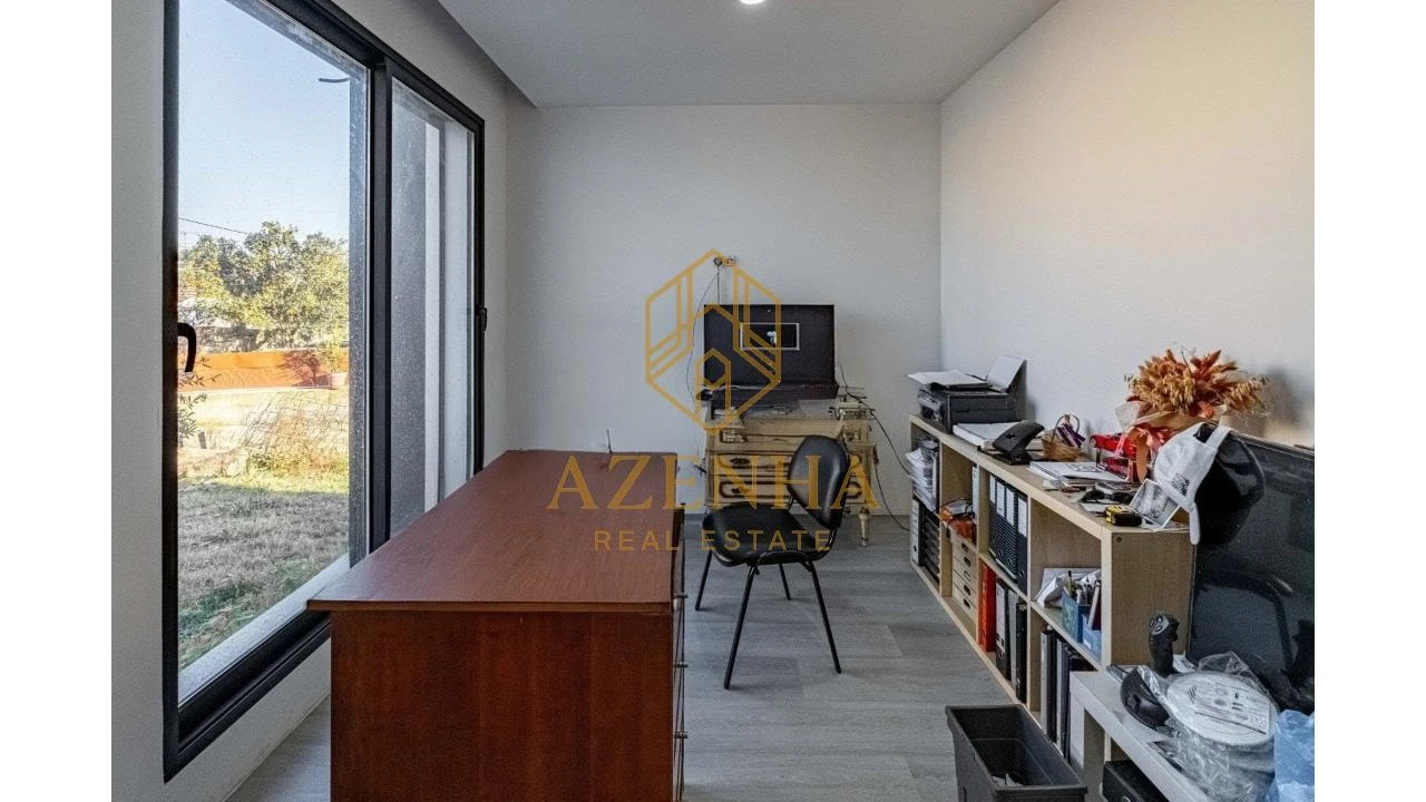 Moradia T4 para Venda em Nogueira e Silva Escura Foto 18