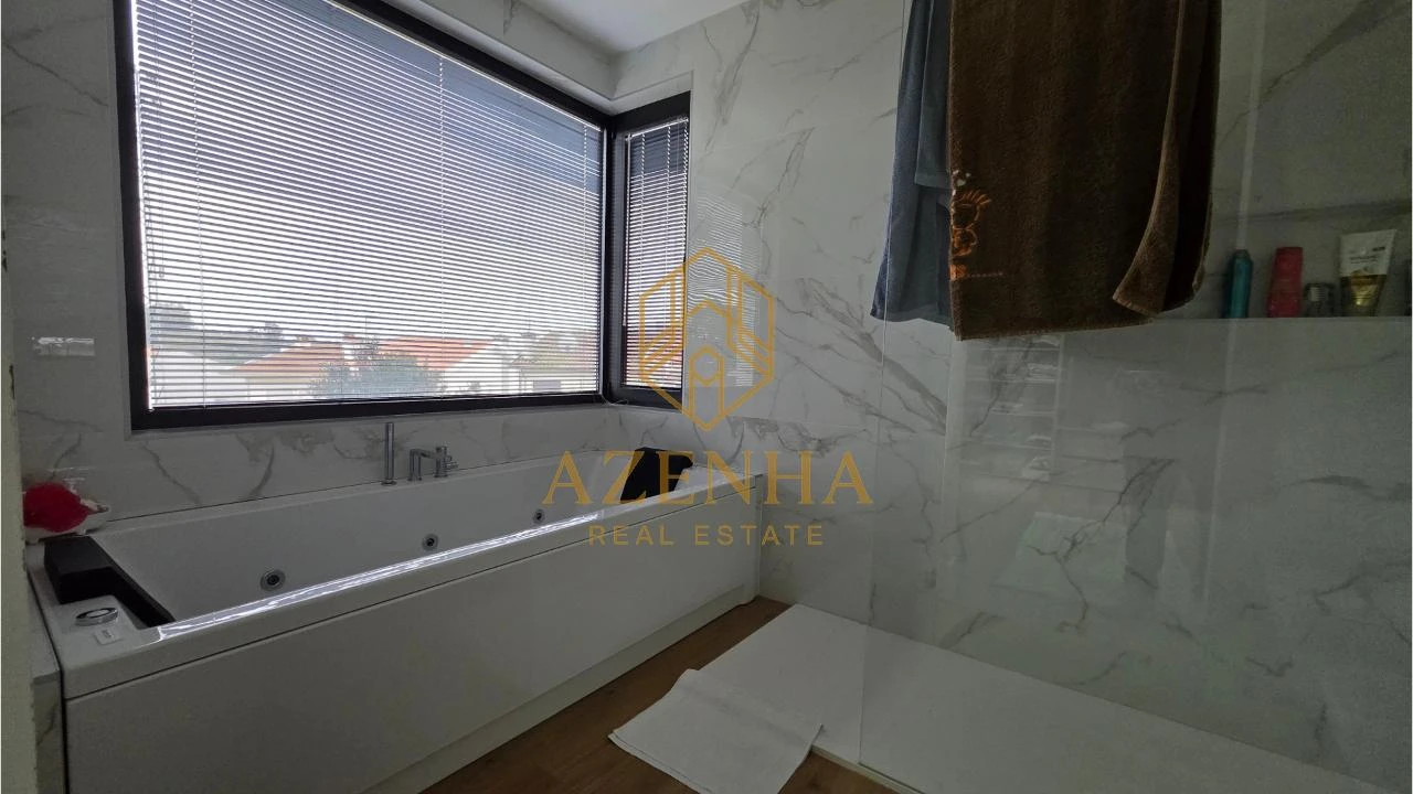 Moradia T4 para Venda em Nogueira e Silva Escura Foto 28