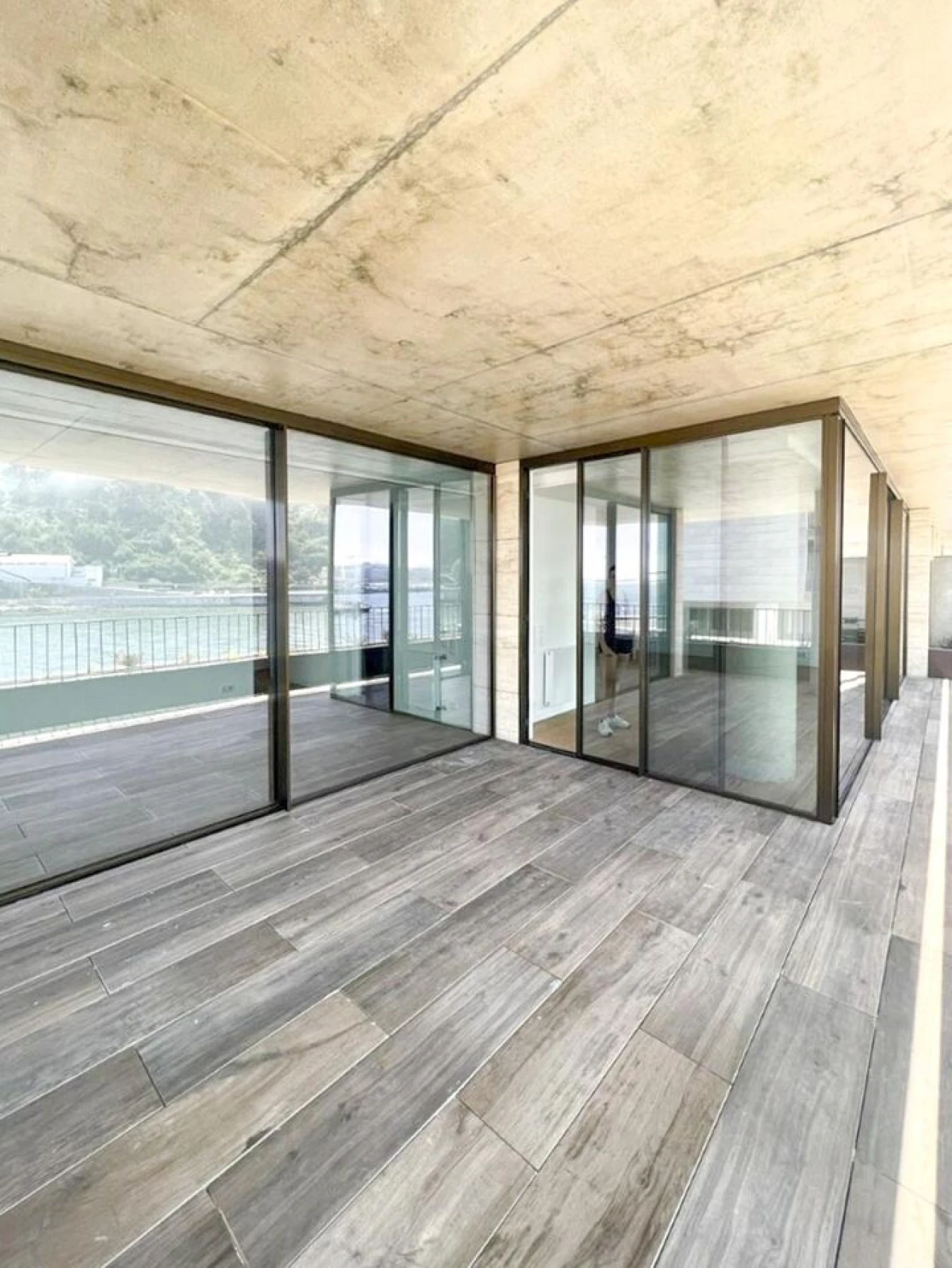 Apartamento T4 para Venda em Lordelo do Ouro e Massarelos Foto 3