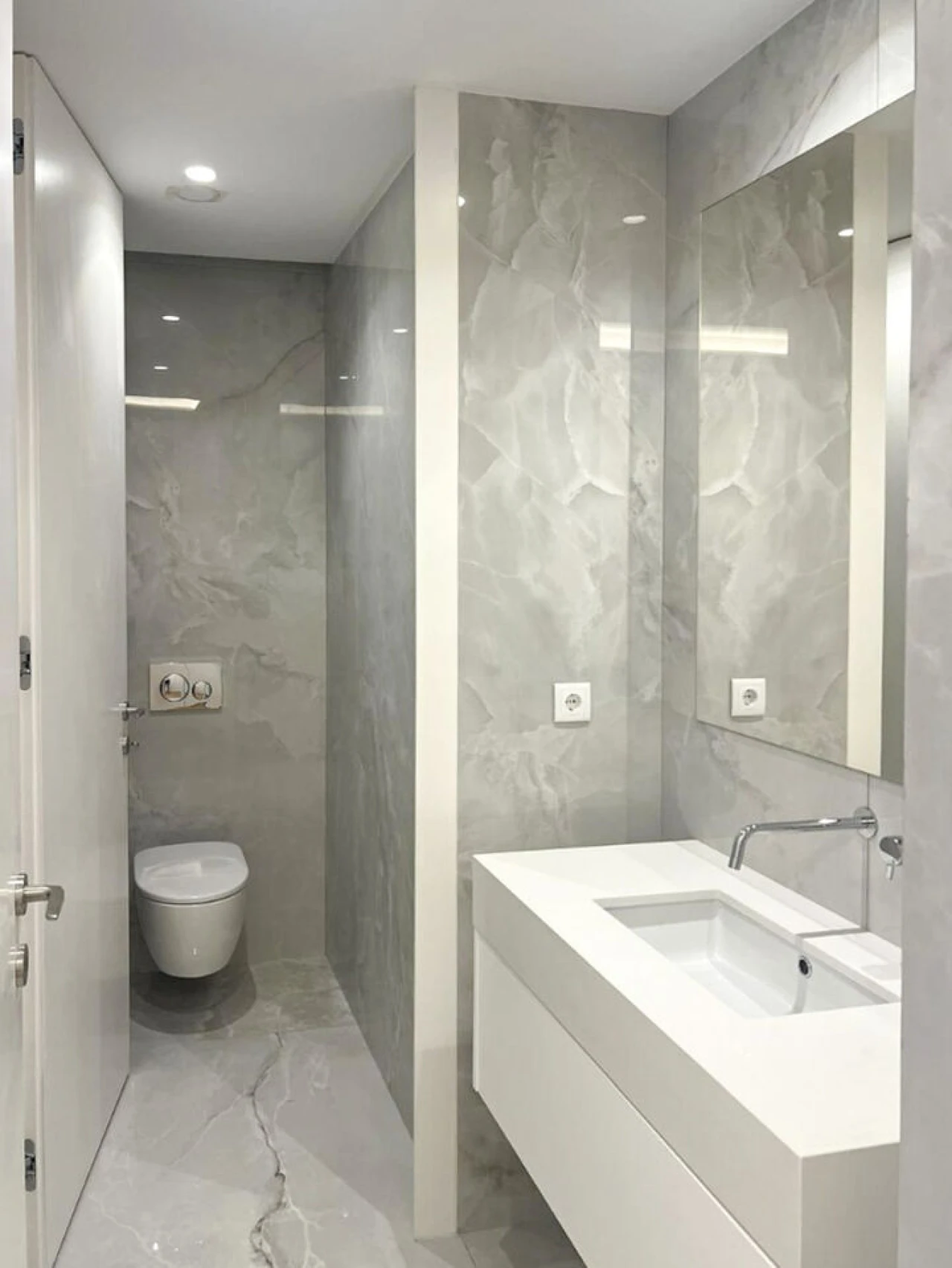 Apartamento T4 para Venda em Lordelo do Ouro e Massarelos Foto 12