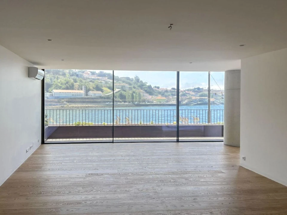 Apartamento T4 para Venda em Lordelo do Ouro e Massarelos Foto 15