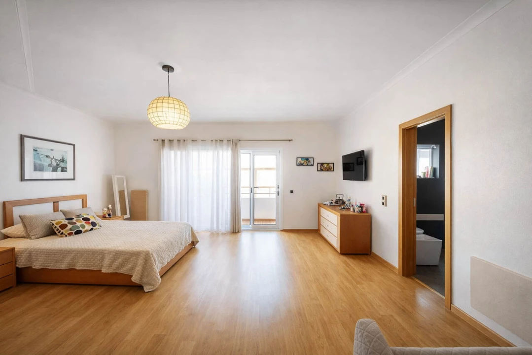 Moradia T5 para Venda em Estômbar e Parchal Foto 10