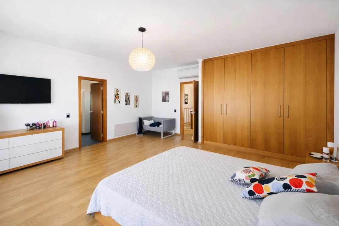 Moradia T5 para Venda em Estômbar e Parchal Foto 11