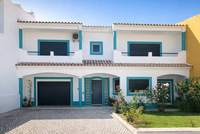 Moradia T5 para Venda em Estômbar e Parchal Foto 1