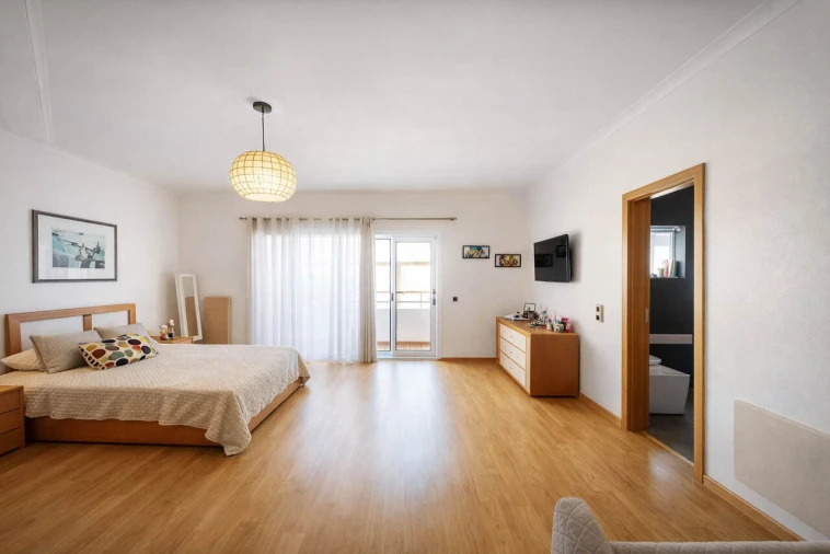 Moradia T5 para Venda em Estômbar e Parchal Foto 10