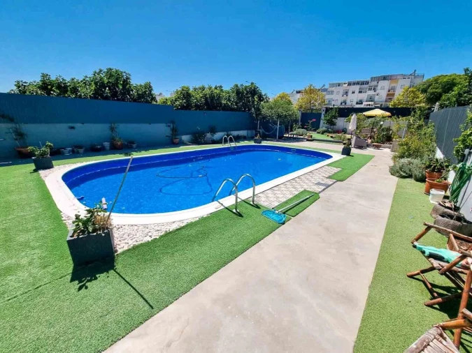 Moradia T5 para Venda em Estômbar e Parchal Foto 1