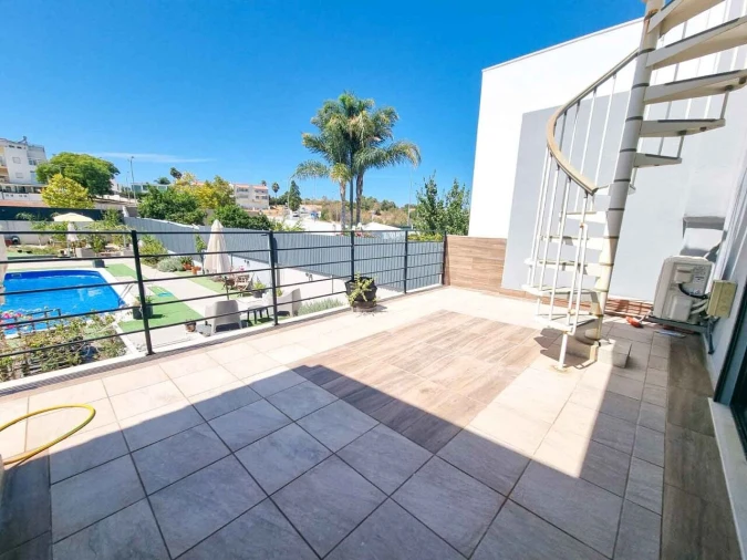 Moradia T5 para Venda em Estômbar e Parchal Foto 24