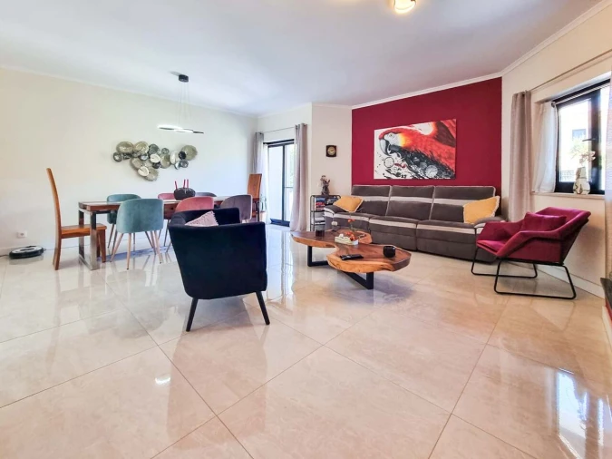 Moradia T5 para Venda em Estômbar e Parchal Foto 6