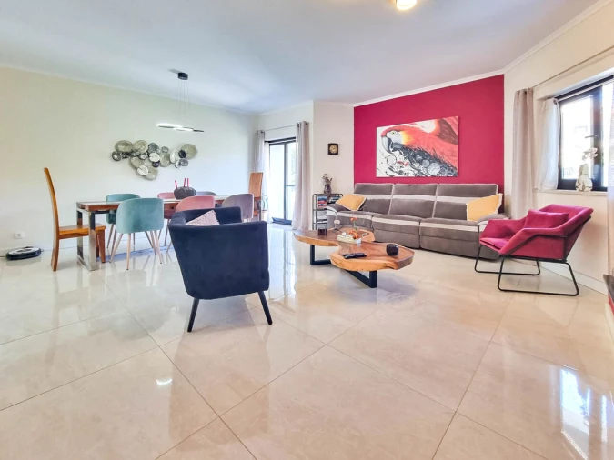 Moradia T5 para Venda em Estômbar e Parchal Foto 10