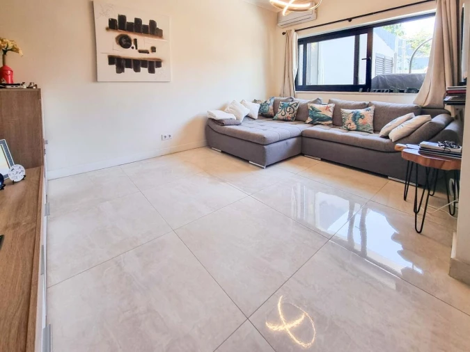 Moradia T5 para Venda em Estômbar e Parchal Foto 32