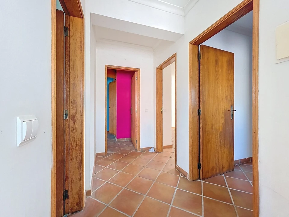 Moradia T5 para Venda em Estômbar e Parchal Foto 11