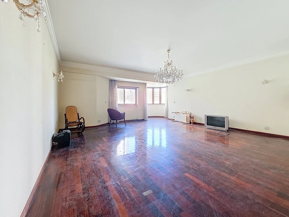 Apartamento T4 para Venda em Areeiro Foto 4