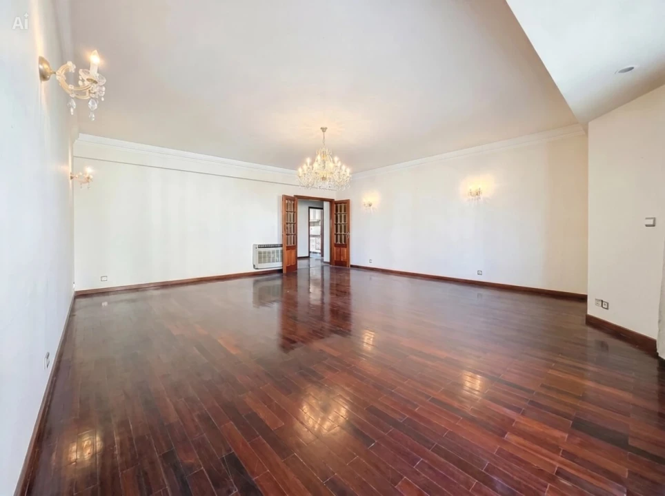 Apartamento T4 para Venda em Areeiro Foto 5