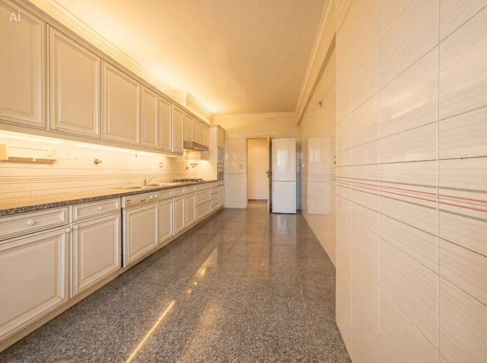 Apartamento T4 para Venda em Areeiro Foto 7