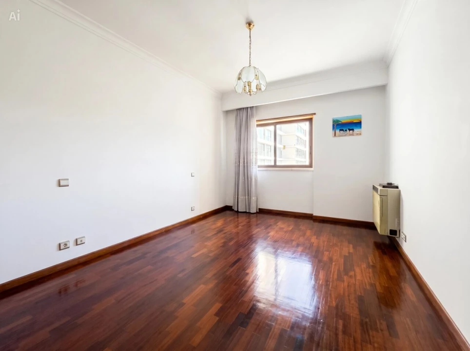 Apartamento T4 para Venda em Areeiro Foto 17