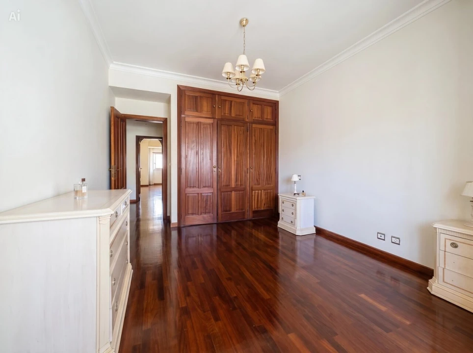 Apartamento T4 para Venda em Areeiro Foto 19