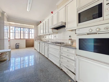Apartamento T4 para Venda em Areeiro