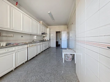 Apartamento T4 para Venda em Areeiro