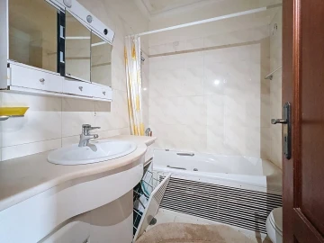 Apartamento T4 para Venda em Areeiro