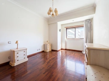 Apartamento T4 para Venda em Areeiro