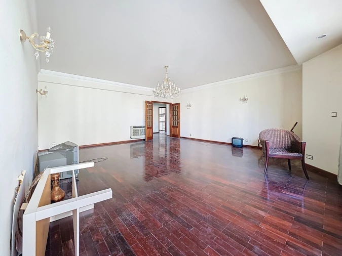 Apartamento T4 para Venda em Areeiro Foto 3