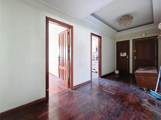 Apartamento T4 para Venda em Areeiro Foto 7