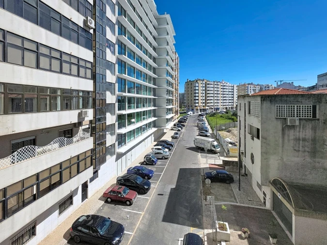 Apartamento T4 para Venda em Areeiro Foto 25
