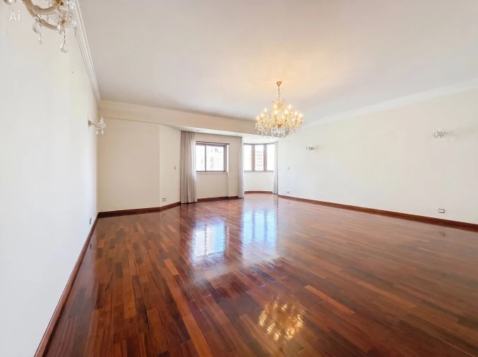 Apartamento T4 para Venda em Areeiro Foto 4
