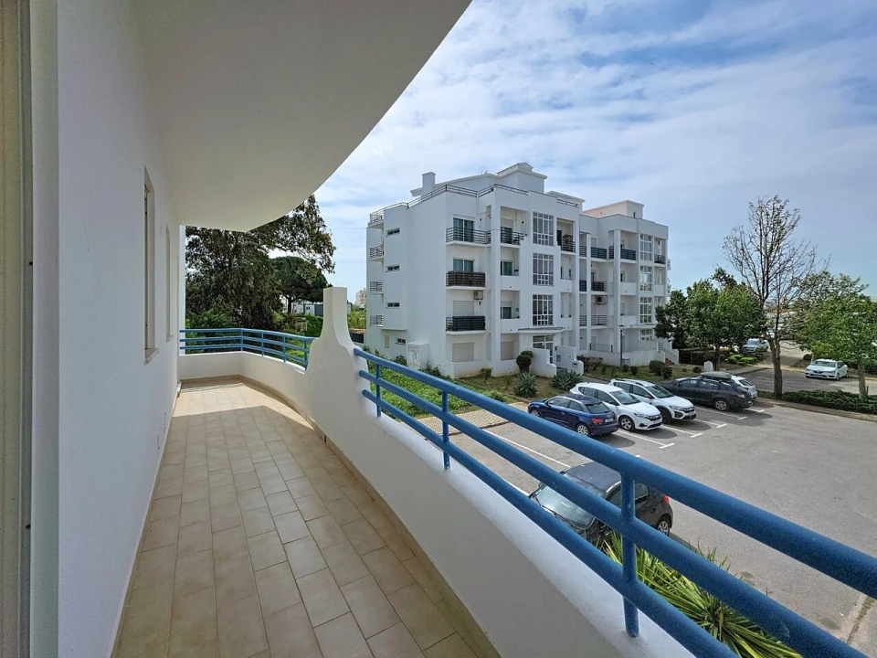 Apartamento T3 para Venda em Estômbar e Parchal Foto 3