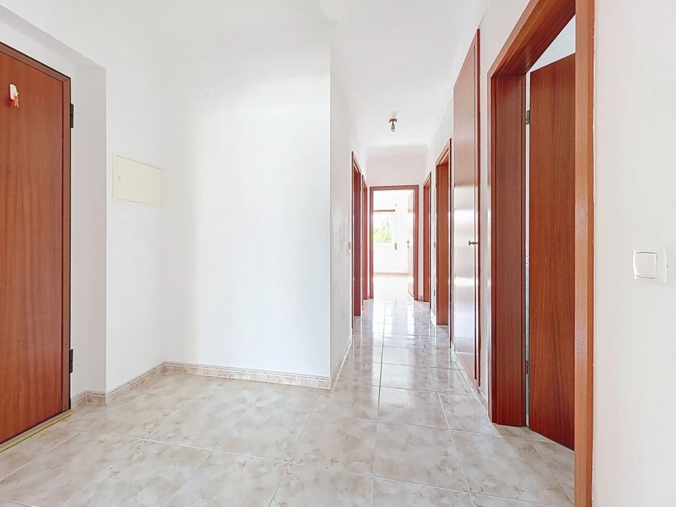 Apartamento T3 para Venda em Estômbar e Parchal Foto 5