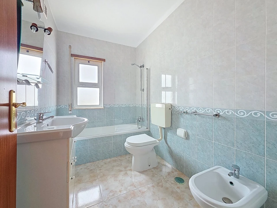 Apartamento T3 para Venda em Estômbar e Parchal Foto 12