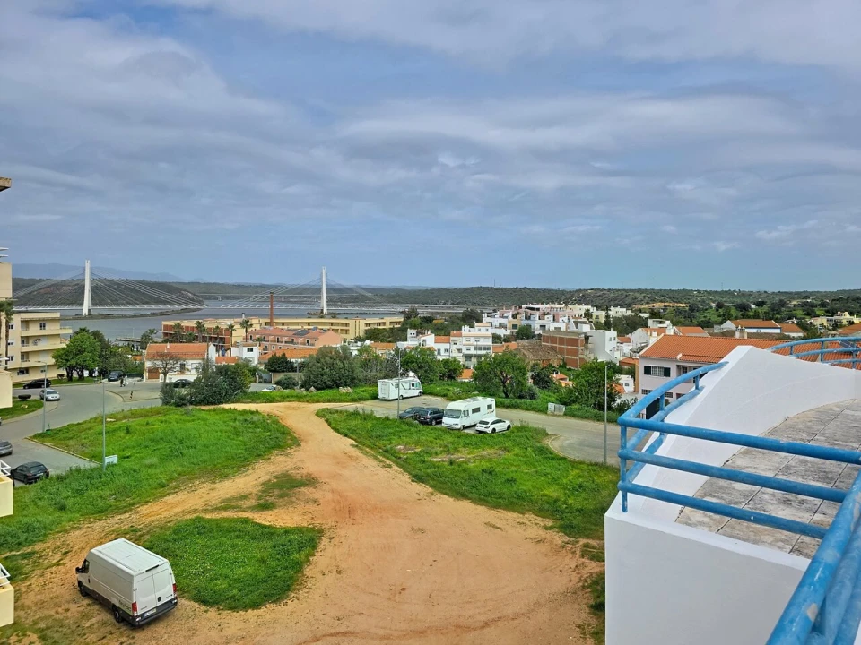 Apartamento T3 para Venda em Estômbar e Parchal Foto 15