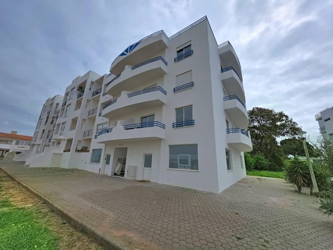 Apartamento T3 para Venda em Estômbar e Parchal Foto 30