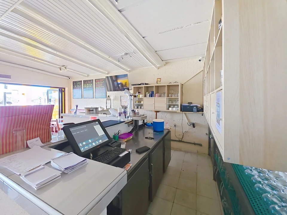 Loja para Venda em Albufeira e Olhos de Água Foto 12