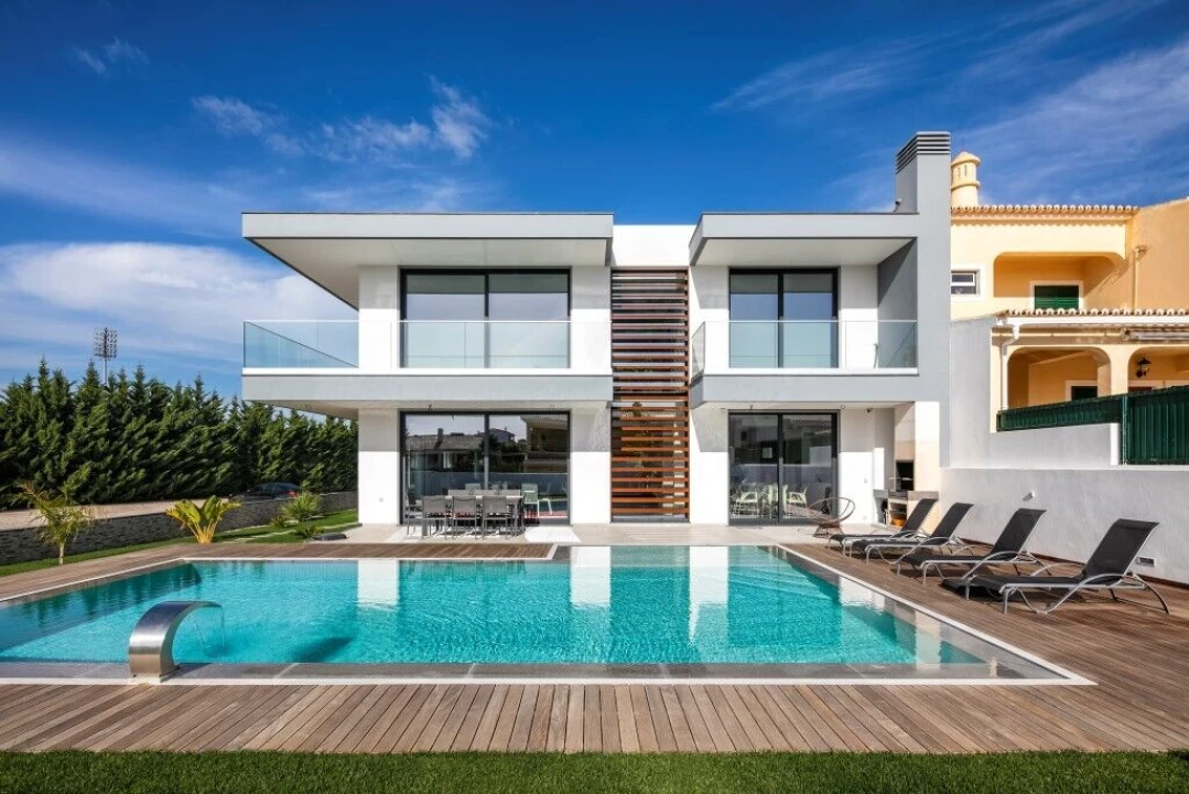 Moradia T4 para Venda em Estômbar e Parchal Foto 1