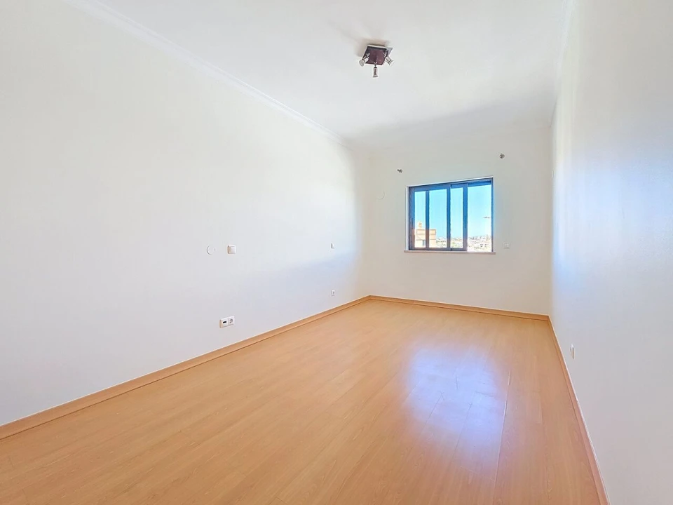 Moradia T3 para Venda em Estômbar e Parchal Foto 25