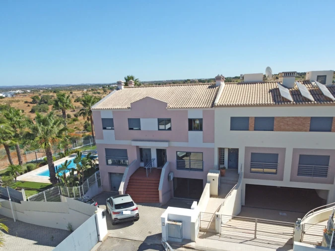 Moradia T3 para Venda em Estômbar e Parchal Foto 1