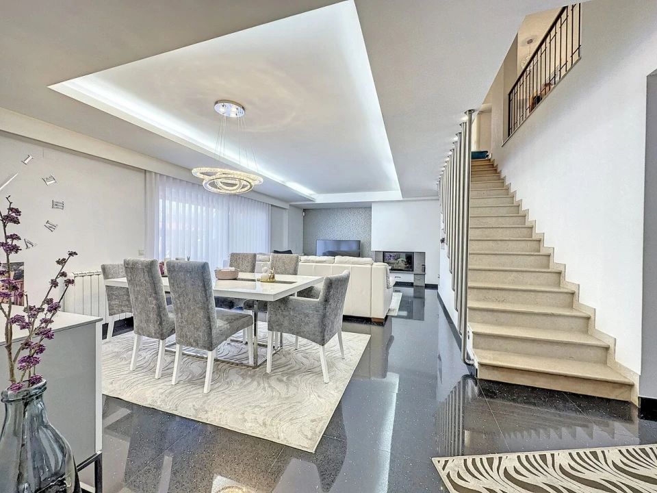 Moradia T4 para Venda em Estômbar e Parchal Foto 2