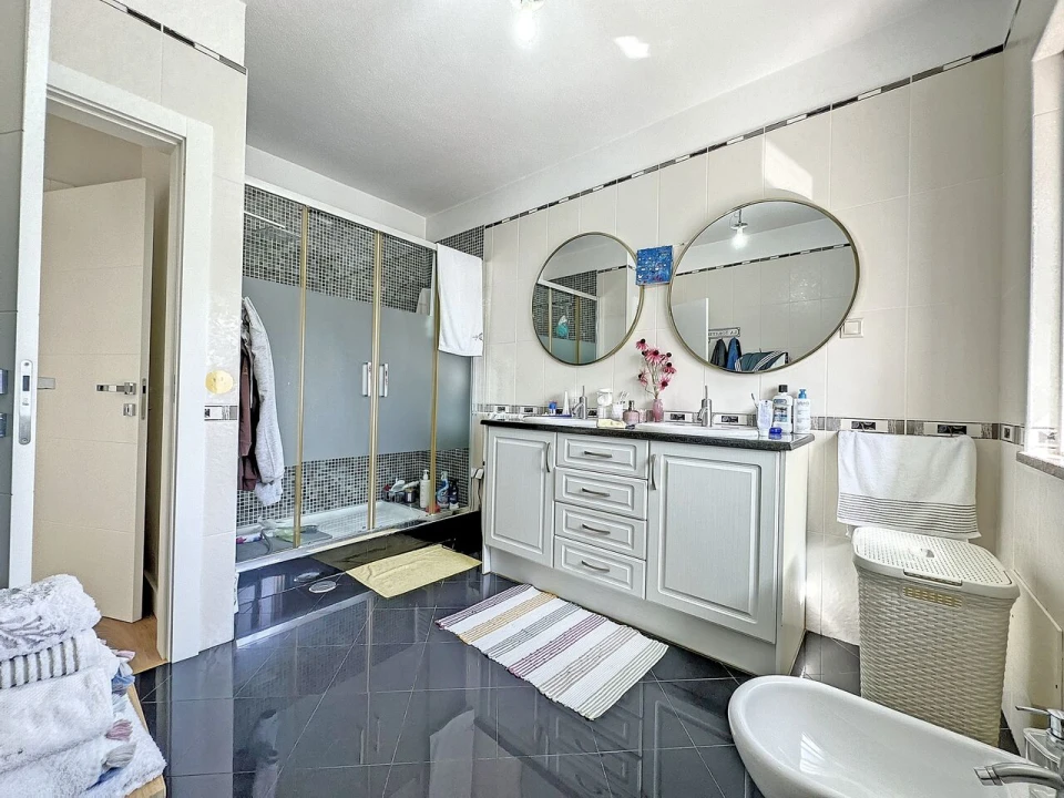 Moradia T4 para Venda em Estômbar e Parchal Foto 24