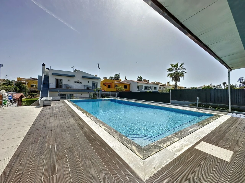 Moradia T4 para Venda em Estômbar e Parchal Foto 1