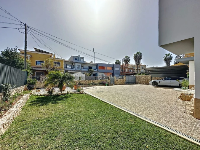 Moradia T4 para Venda em Estômbar e Parchal Foto 9