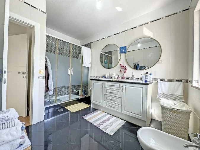 Moradia T4 para Venda em Estômbar e Parchal Foto 24